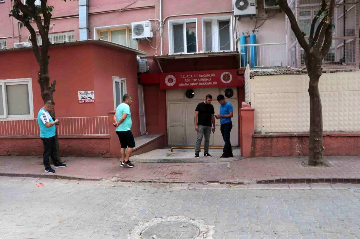 Adana\'da 74 yaşındaki kadın cinayeti: \'Babam sabah beni arayıp \'Anneni vurdum\' dedi\'