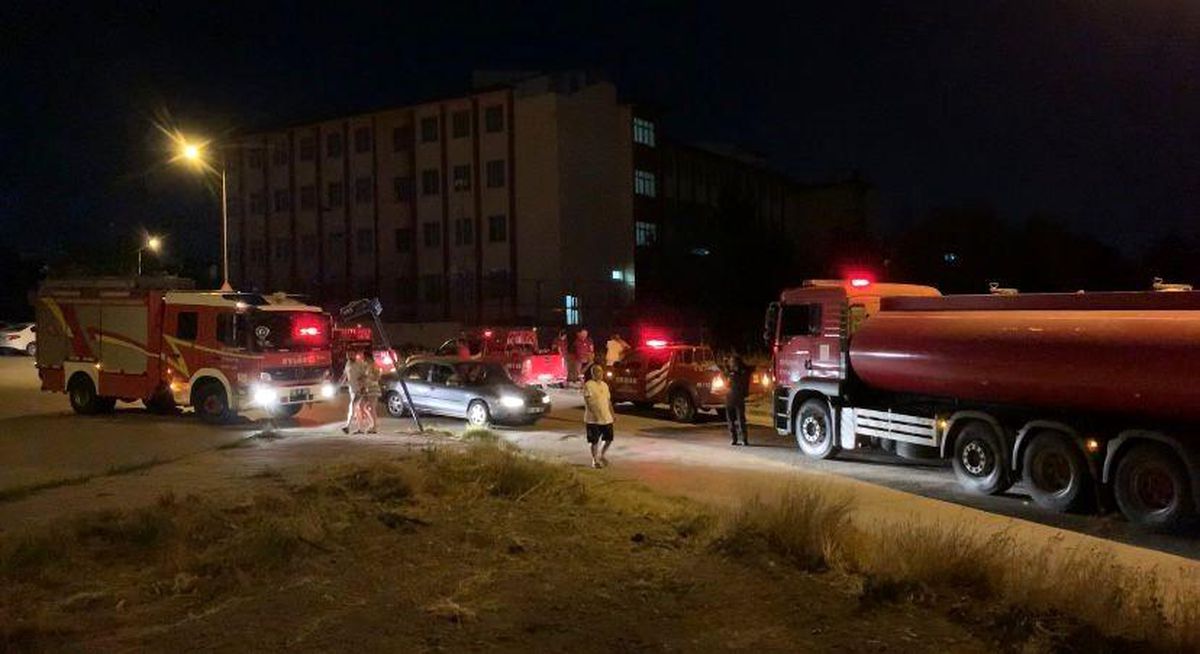 Etimesgut\'ta çıkan yangın paniğe neden oldu