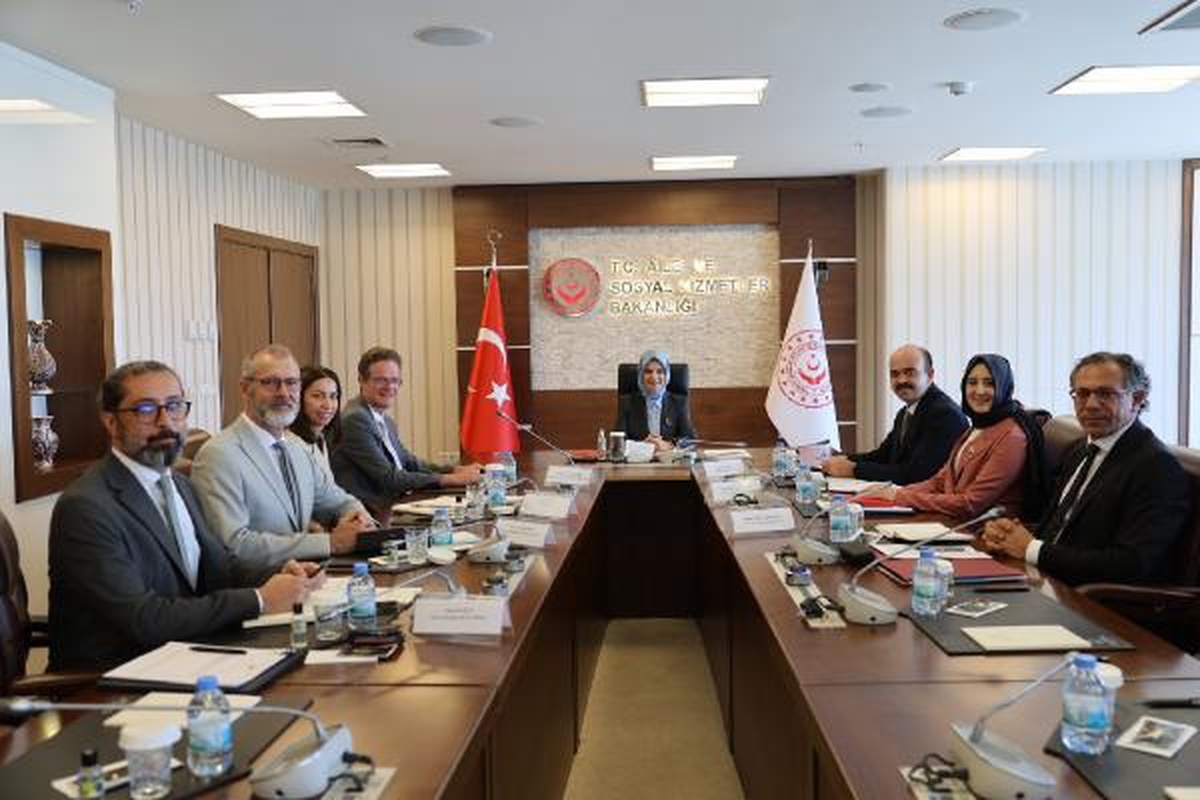AİLE ve Sosyal Hizmetler Bakanı Mahinur Özdemir Göktaş, AB Türkiye Delegasyon Başkanı Nikolaus Meyer-Landrut\'u kabul etti