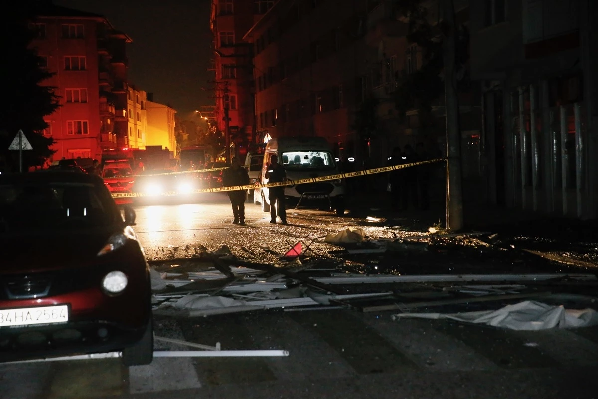 Eskişehir\'de Bir Binada Patlama: 1 Kişi Hayatını Kaybetti