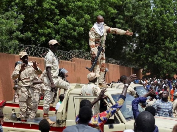 Fransa Büyükelçisi Nijer'de Kalacak