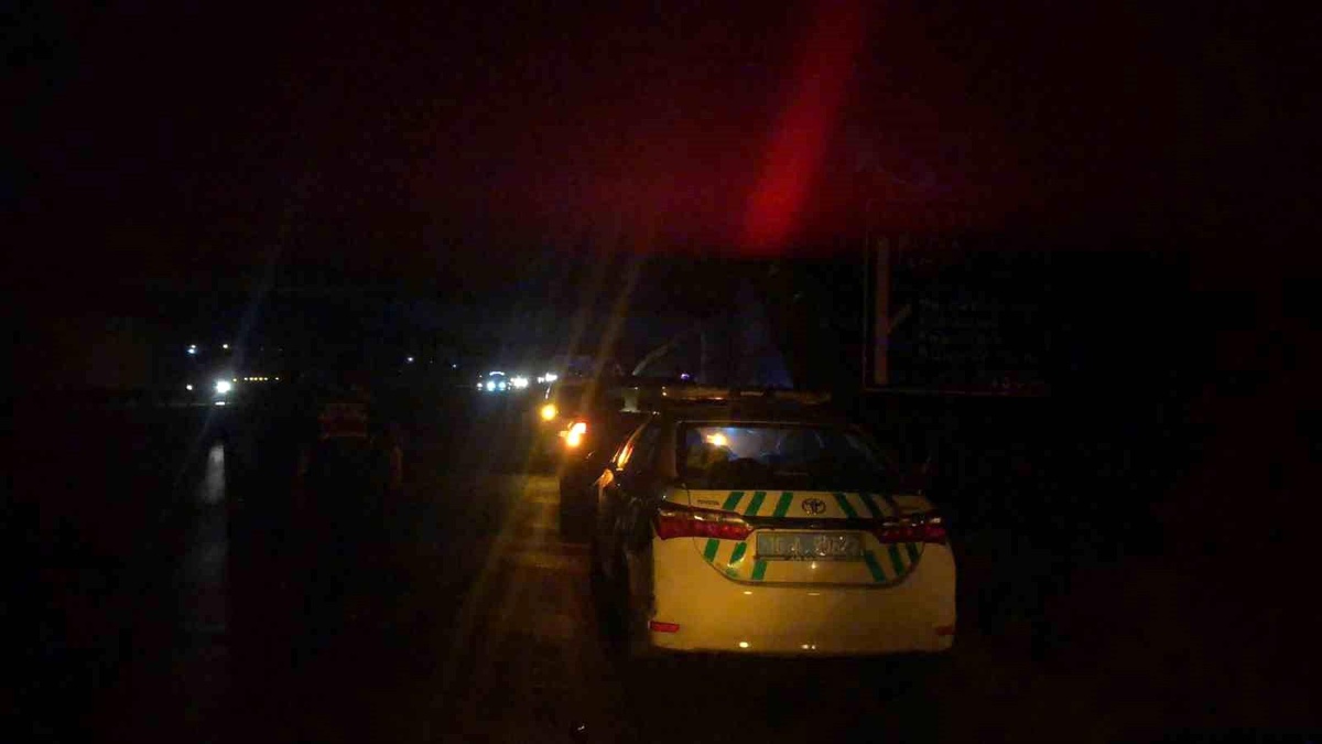 Gemlik\'te kazaya müdahale eden 2 polise araç çarptı