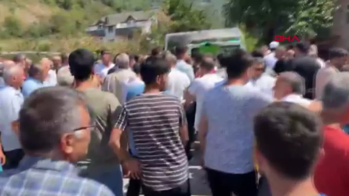 Kız isteme meselesi yüzünden öldürülen Rıza Akman Çağlayan\'ın cenazesi toprağa verildi