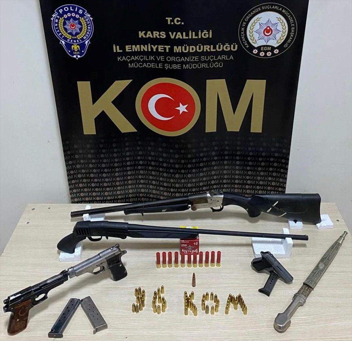 Kars\'ta silah kaçakçılarına yönelik operasyonda 2 şüpheli gözaltına alındı