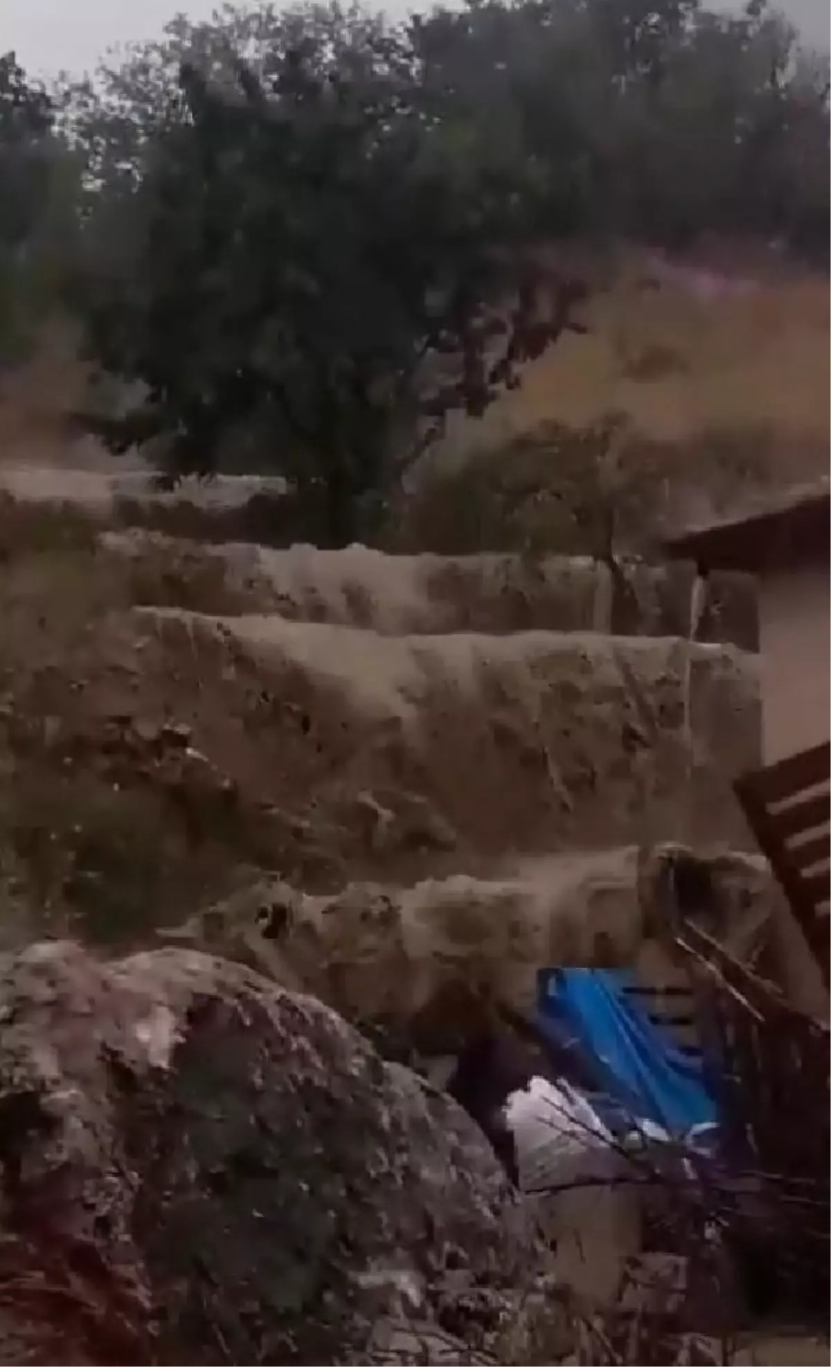 Yahyalı\'da Şiddetli Sağanak Sonrası Sel Felaketi