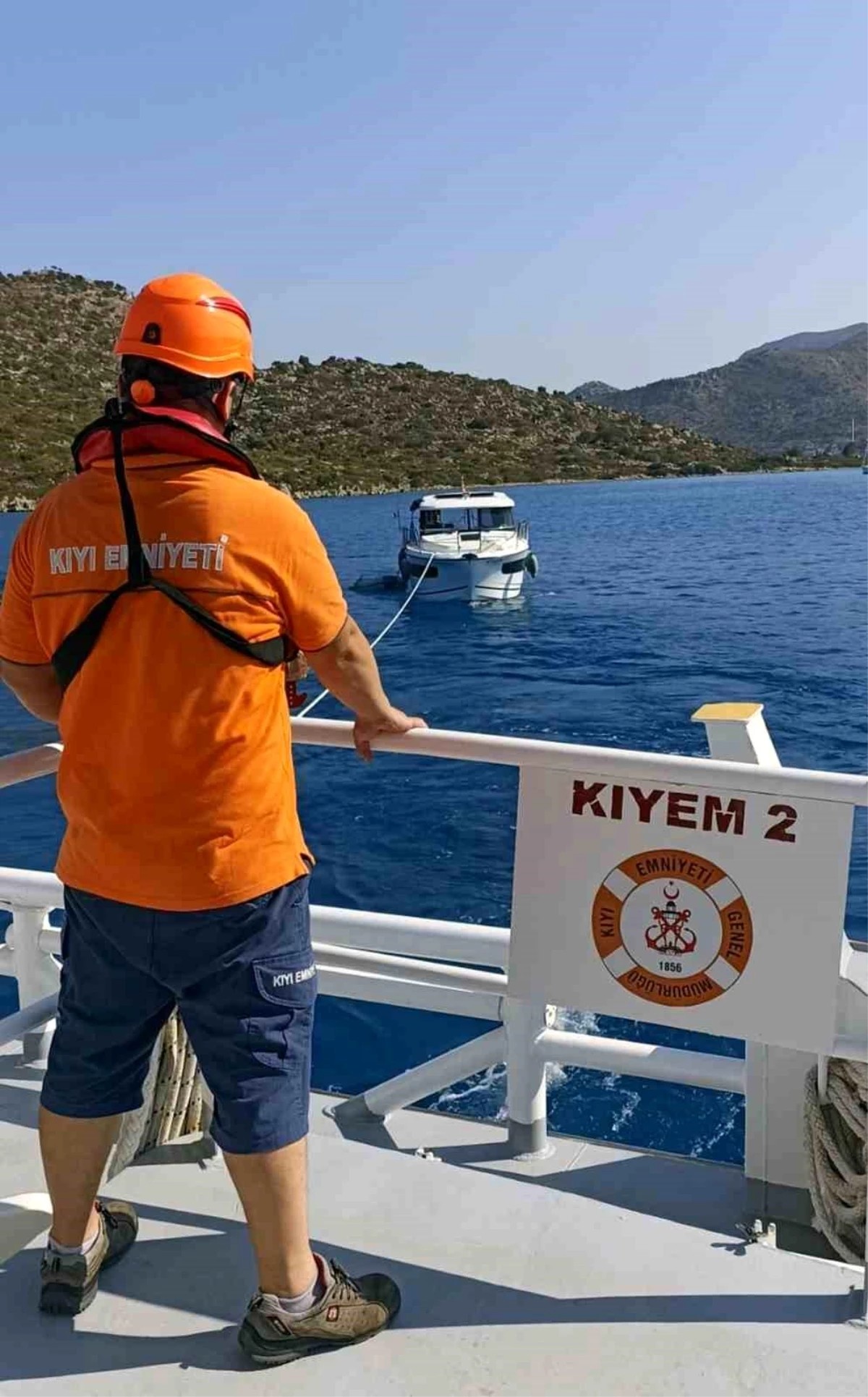 Marmaris\'te Karaya Oturan Tekne Kurtarıldı