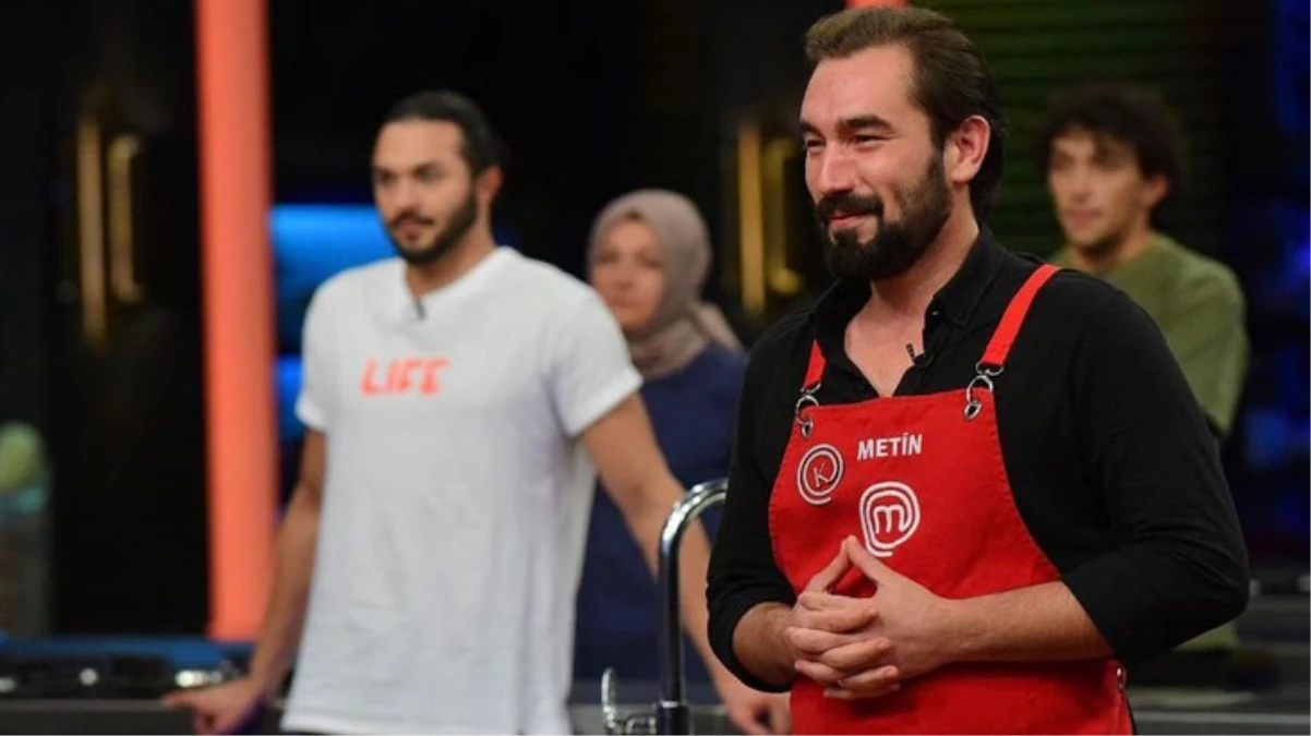 MasterChef şampiyonu Metin Yavuz nikah masasına oturdu, eşi güzelliğiyle büyüledi