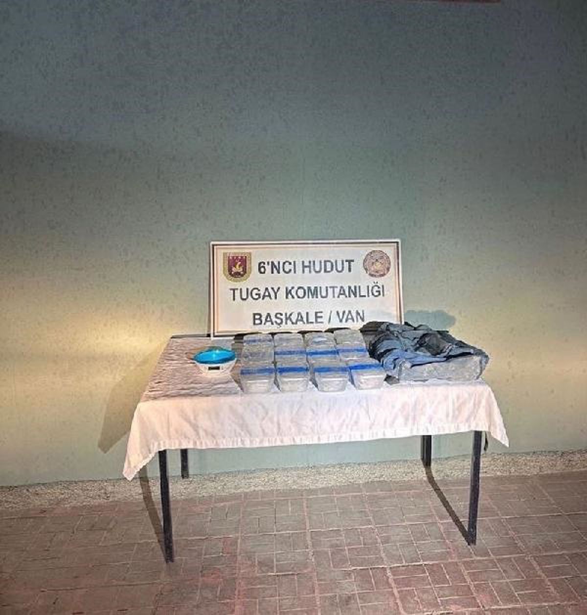 Van sınırında 8 kilo uyuşturucu ele geçirildi