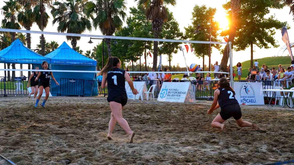 Kocaeli Plaj Şenliklerinde Sporcular Kıyasıya Yarıştı