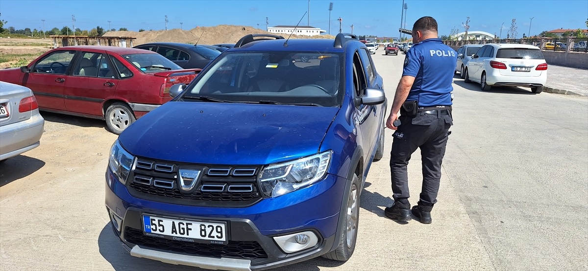 Samsun\'da Otomobilin Çarptığı Yaya Hastaneye Kaldırıldı
