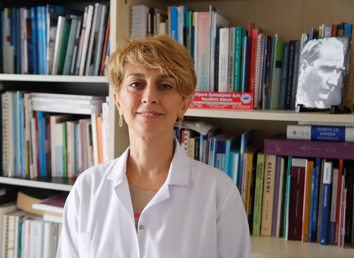 Prof. Dr. Gamze Varol: Sıcak havalarda deniz ve havuzlarda enfeksiyon hastalıkları artıyor