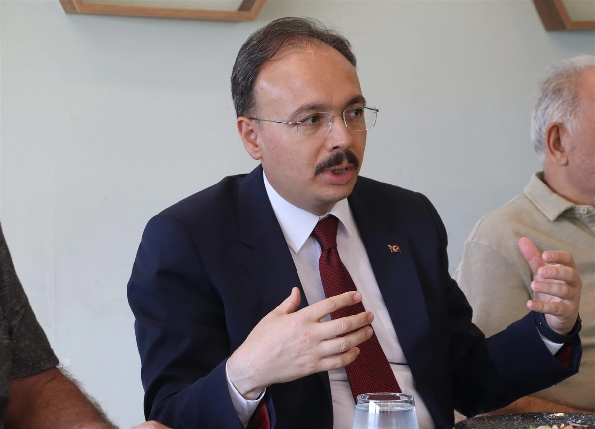 Siirt Valisi ve Belediye Başkan Vekili Kemal Kızılkaya, basın mensuplarıyla buluştu