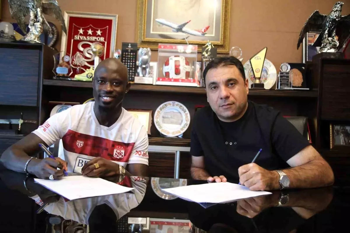 EY Sivasspor, Modou Barrow\'u kiraladı