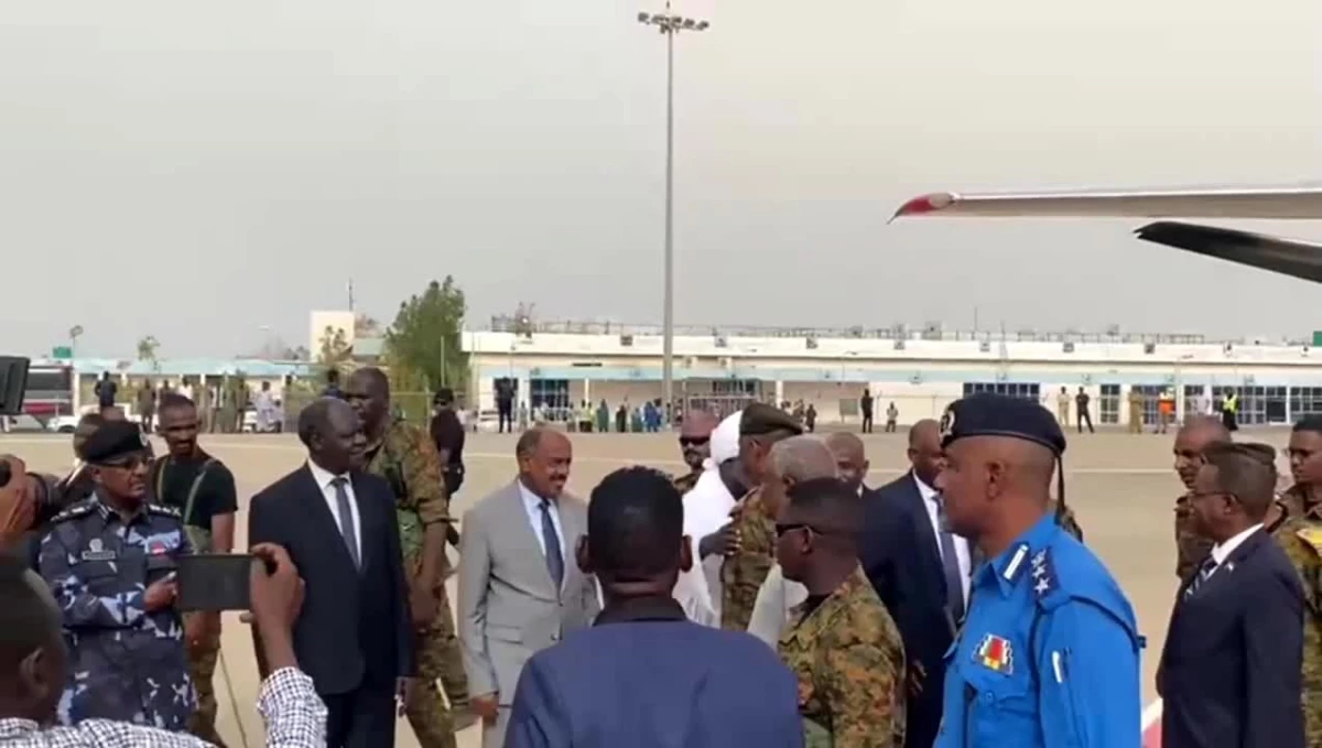 Sudan Egemenlik Konseyi Başkanı Port Sudan\'a geldi