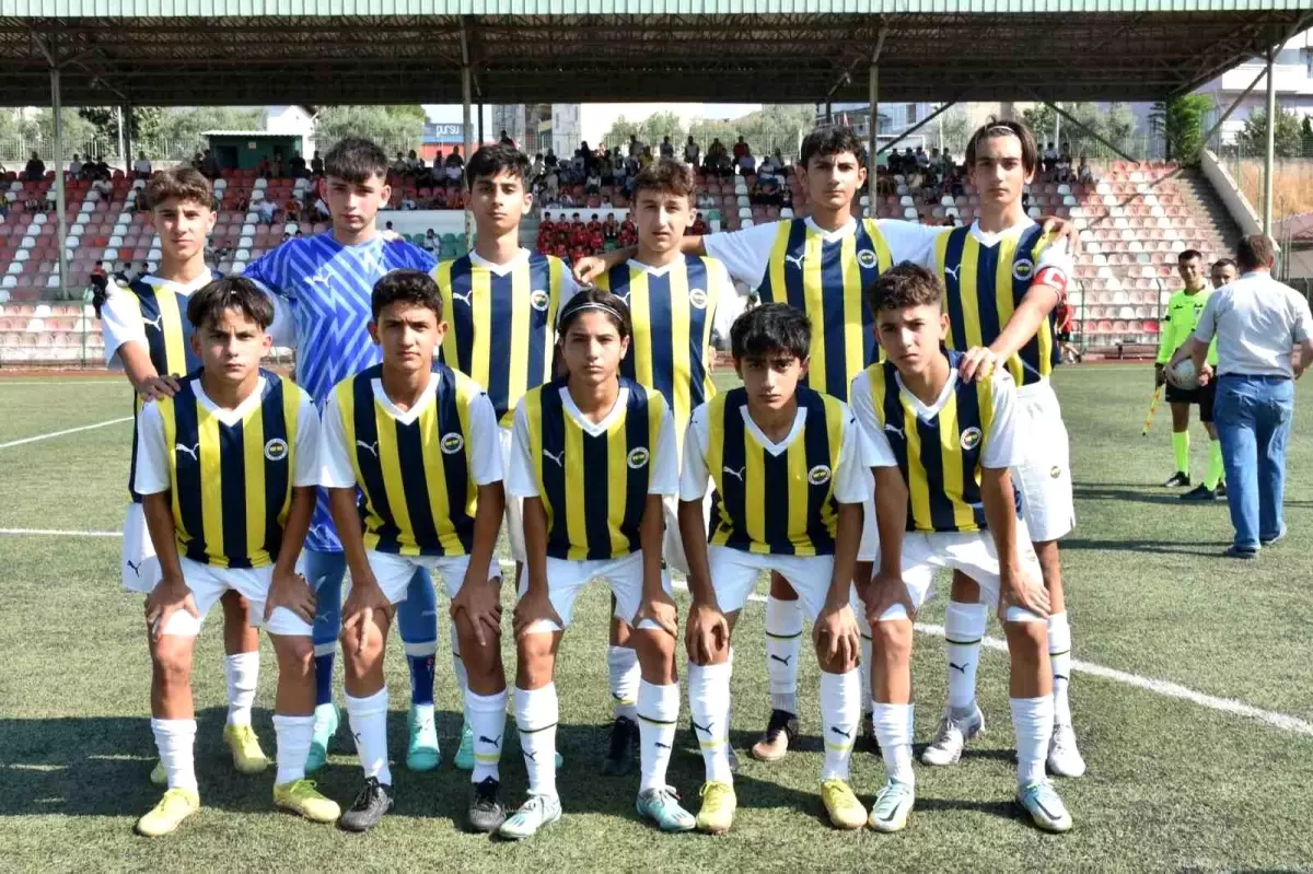 Osmaneli\'de düzenlenen U-15 Lefke Cup 2023 Turnuvası\'nda ikinci gün maçları tamamlandı