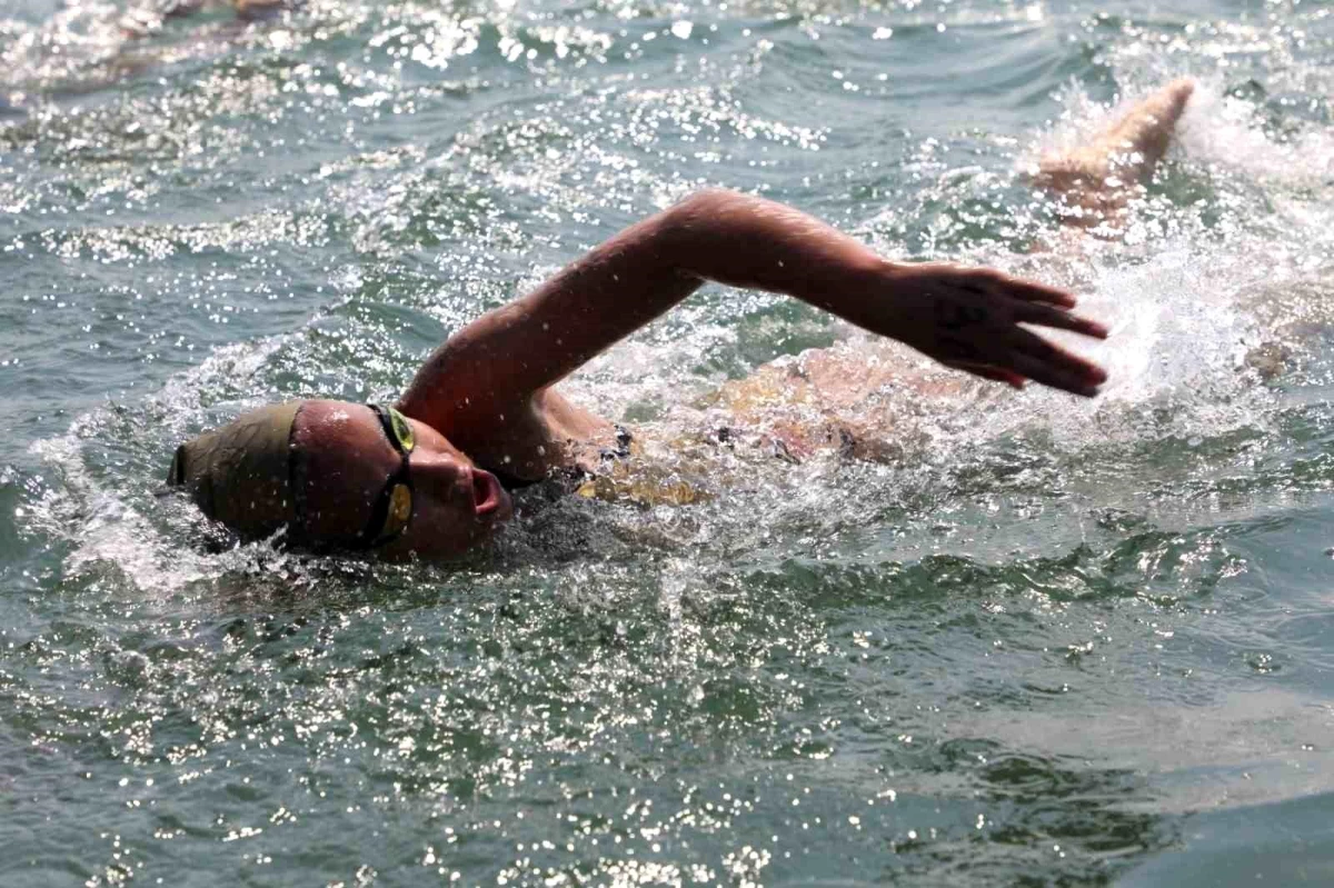 Kocaeli\'de Türkiye 11-12-13 Yaş Açık Su Yüzme Yaz Şampiyonası Düzenlendi