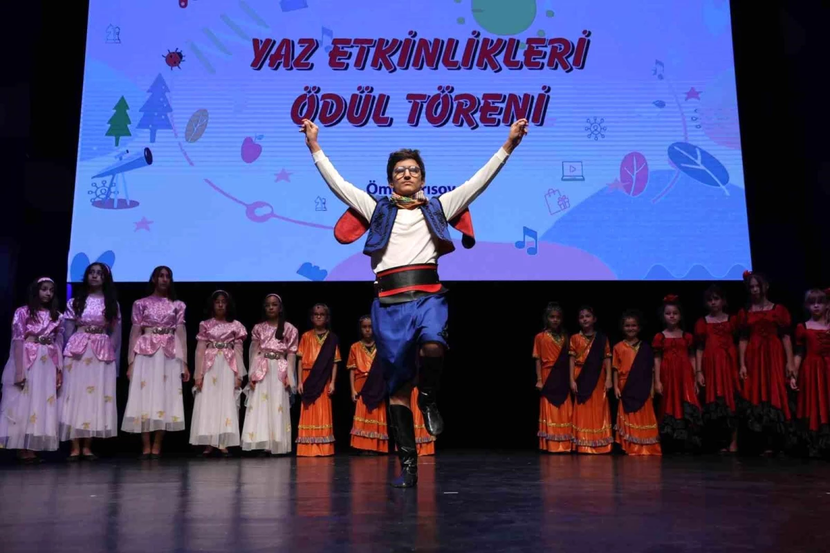 Zeytinburnu Belediyesi Bilgi Evleri Yaz Etkinlikleri Ödül Töreniyle Son Buldu