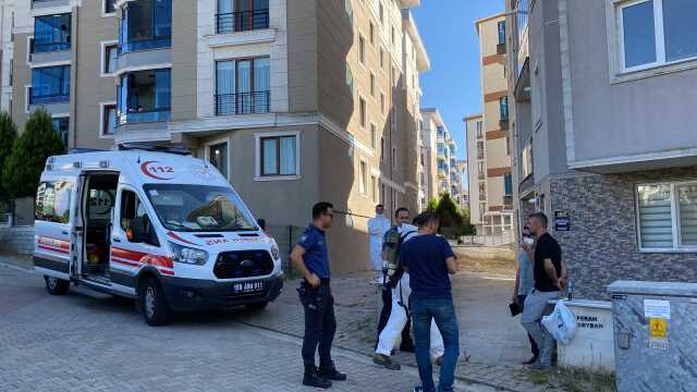 1 haftadır haber alınamayan adam evinde doğalgaz borusuna asılı halde bulundu 1 haftadır haber alınamayan adam evinde doğalgaz borusuna asılı halde bulundu