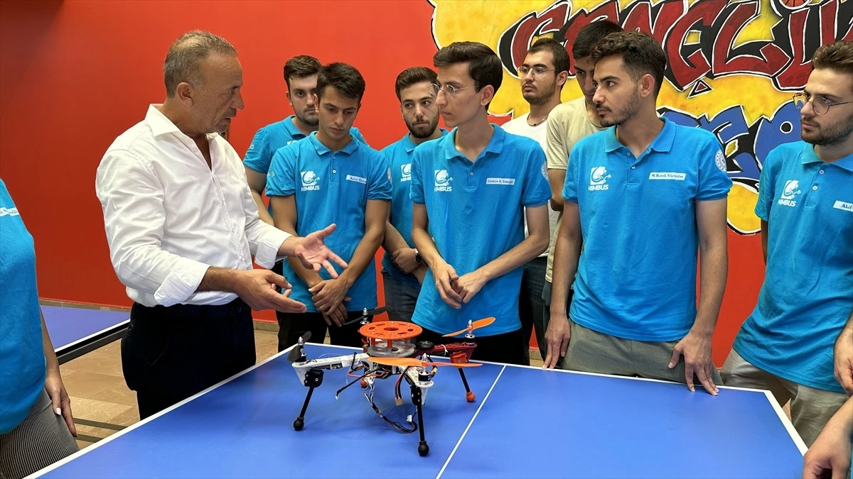 Adana\'da öğrencilerden deprem dronu
