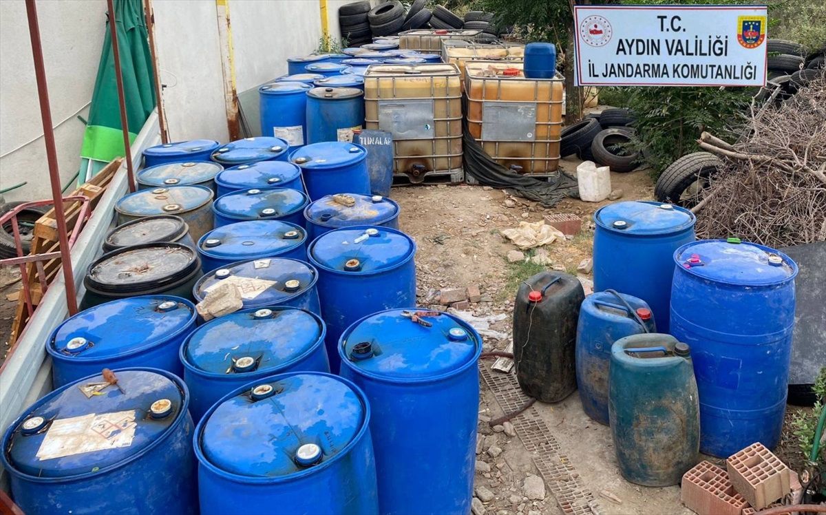 Aydın Söke\'de 21 Ton Kaçak Akaryakıt Ele Geçirildi