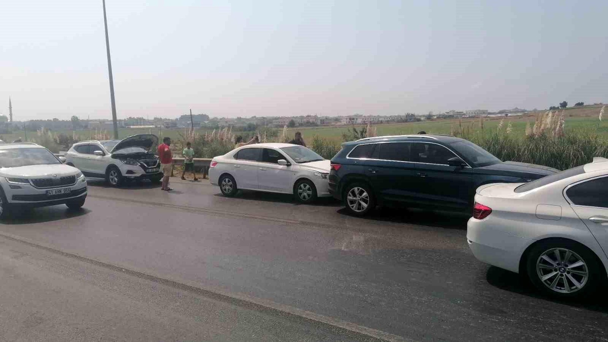 Manavgat\'ta Zincirleme Kaza: Şans eseri yaralanan olmadı