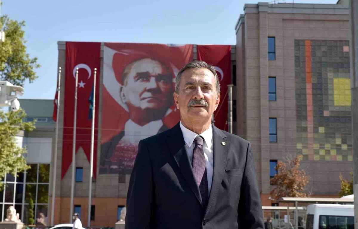 Tepebaşı Belediye Başkanı Ahmet Ataç 30 Ağustos Zafer Bayramı\'nı kutladı