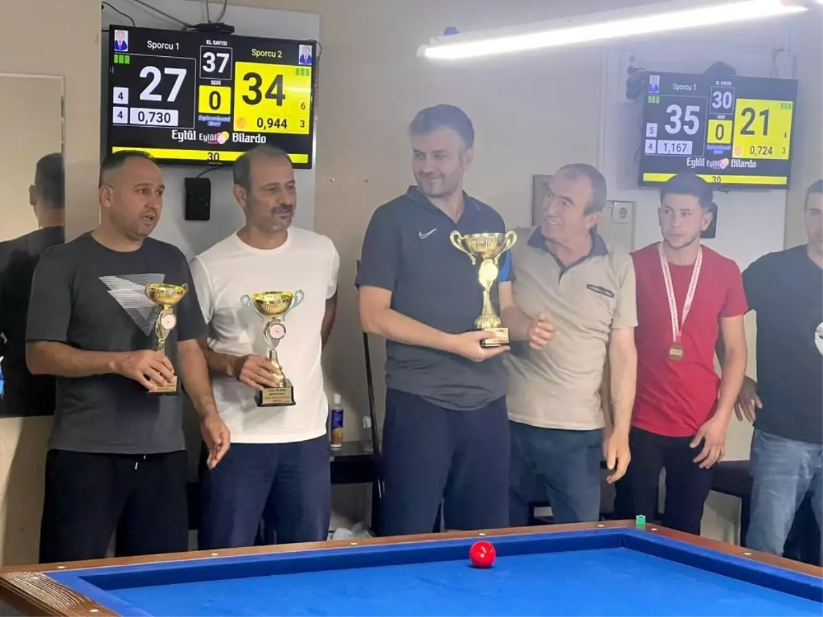 Afyonkarahisar\'da Bilardo Turnuvası Düzenlendi