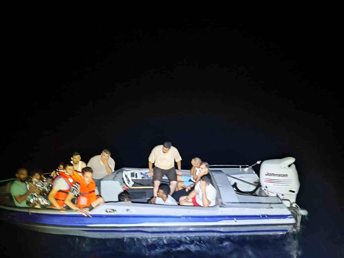 Bodrum açıklarında 136 göçmen karaya çıkarıldı