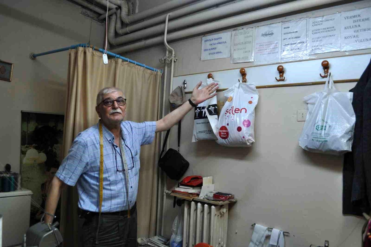Eskişehir\'de Terzi Esnafının Duvarlarına Manalı Sözler