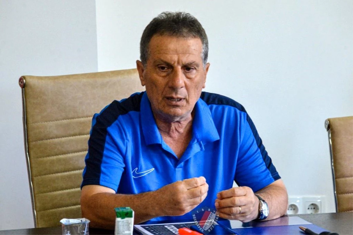 Düzcespor Teknik Direktörü Adnan Şentürk, Yeni Transferlere İhtiyaçlarının Olduğunu Belirtti