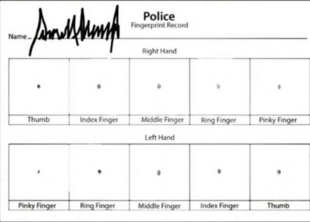 Eski ABD Başkanı Trump'ın sabıka fotoğrafından sonra parmak izleri de alay konusu oldu