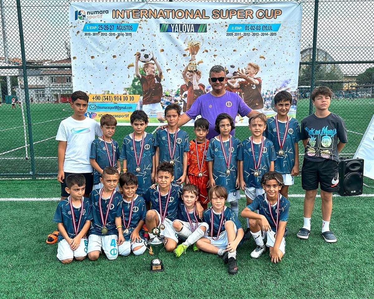 Anadolu Üniversitesi 8 Yaş Futbol Takımı İkinci Oldu