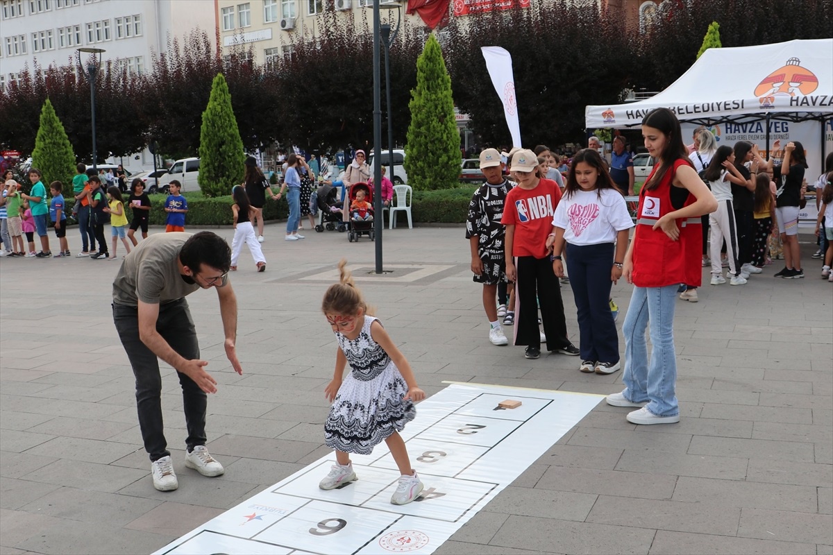 Havza\'da çocuklara oyun şenliği ve açık hava sinema etkinliği düzenlendi