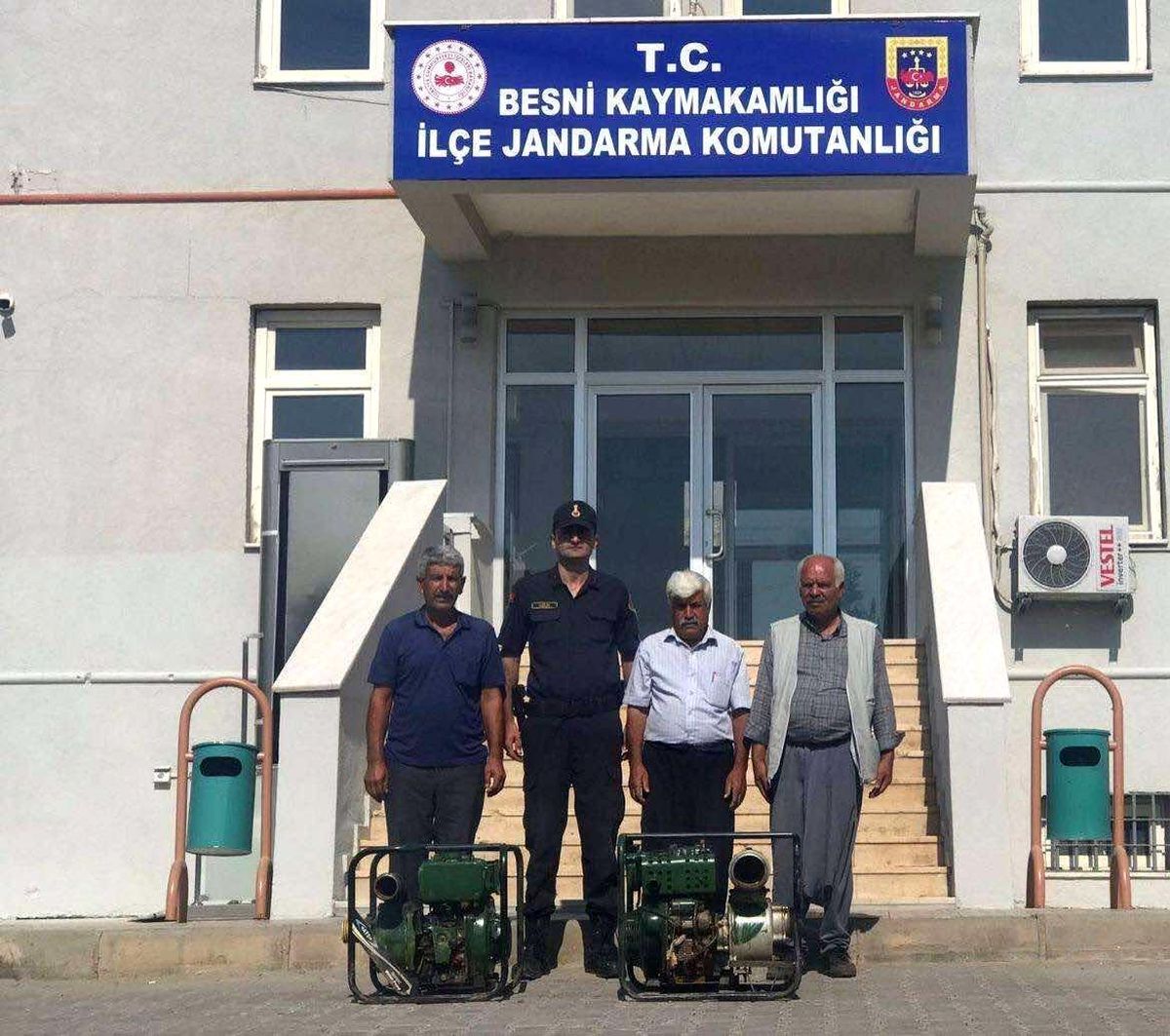 Adıyaman\'da Su Motoru ve Arı Kovanı Çalan Hırsızlar Yakalandı