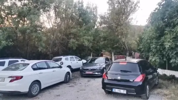 Esrarengiz bir şekilde ortadan kaybolan ekonomist Korhan Berzeg'in köpeği 'Tina', aile dostunun evinin yakınında bulundu