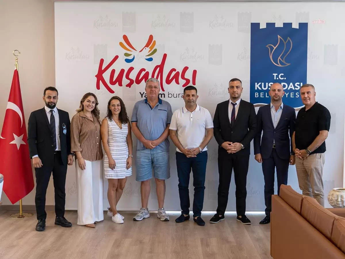 KUGİAD Yeni Dönem Başkanı ve Yönetim Kurulu Başkanı Kuşadası Belediye Başkanı\'na Nezaket Ziyaretinde Bulundu