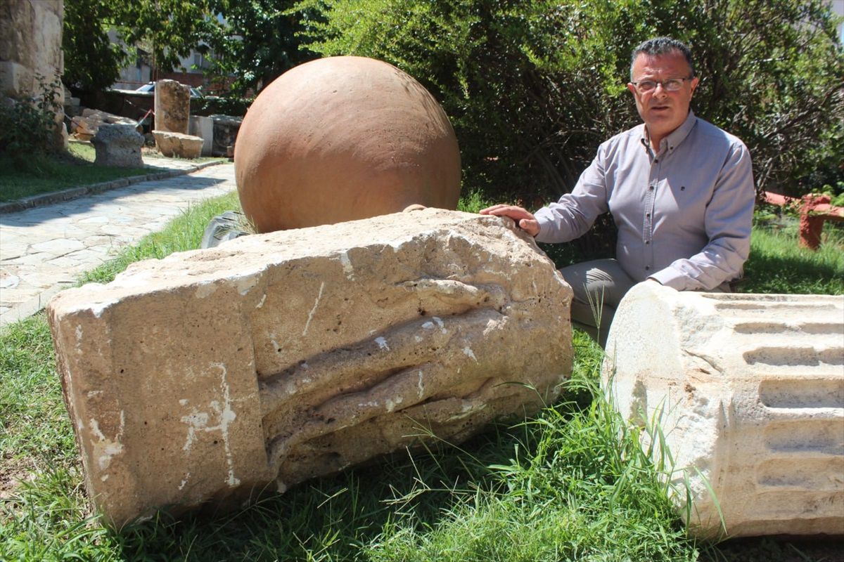 Manisa'da Roma Dönemi'ne ait kabartma heykel bulundu