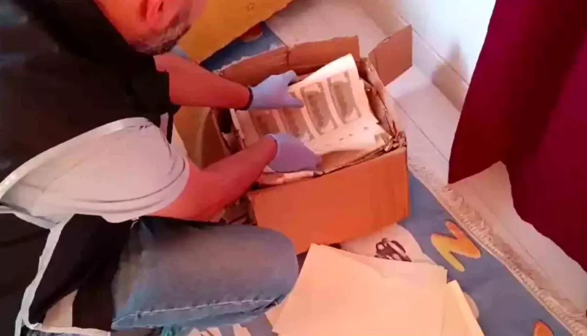 Kocaeli\'de 2 Milyon 152 Bin Sahte Dolar Basan 8 Şüpheliden 6\'sı Tutuklandı