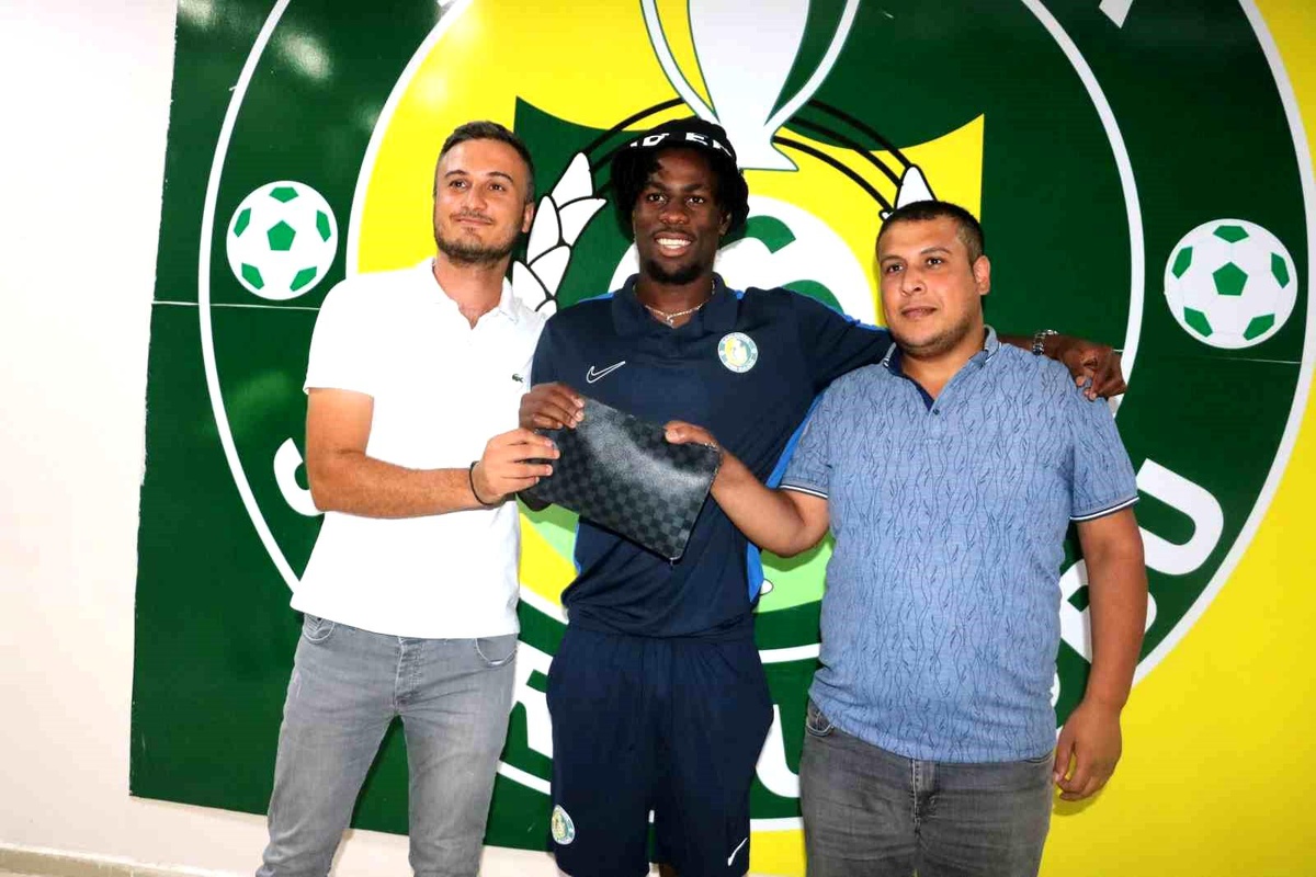 Şanlıurfasporlu Futbolcu Kaybettiği Çantasına Kavuştu