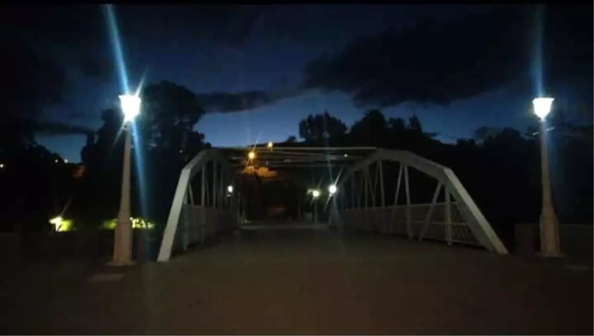 Kars\'ta Tarihi Demir Köprü Aydınlığa Kavuştu