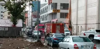 Tatvan'da alışveriş merkezinin arka kısmında doğal gaz yangını