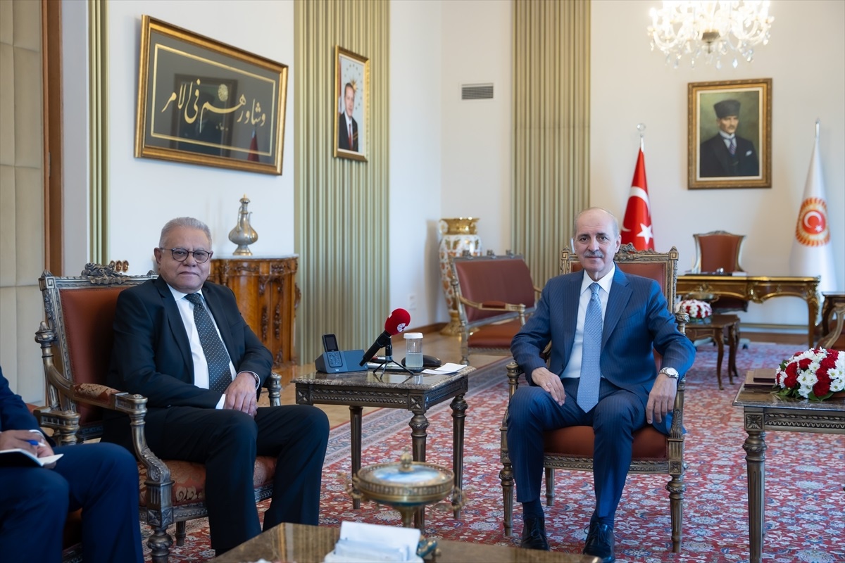 TBMM Başkanı Numan Kurtulmuş, Pakistan Büyükelçisi\'ni Kabul Etti