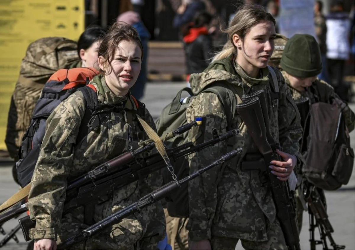 Ukrayna askeri fonları artırmak için cinsel içerik üretimini yasallaştırıyor
