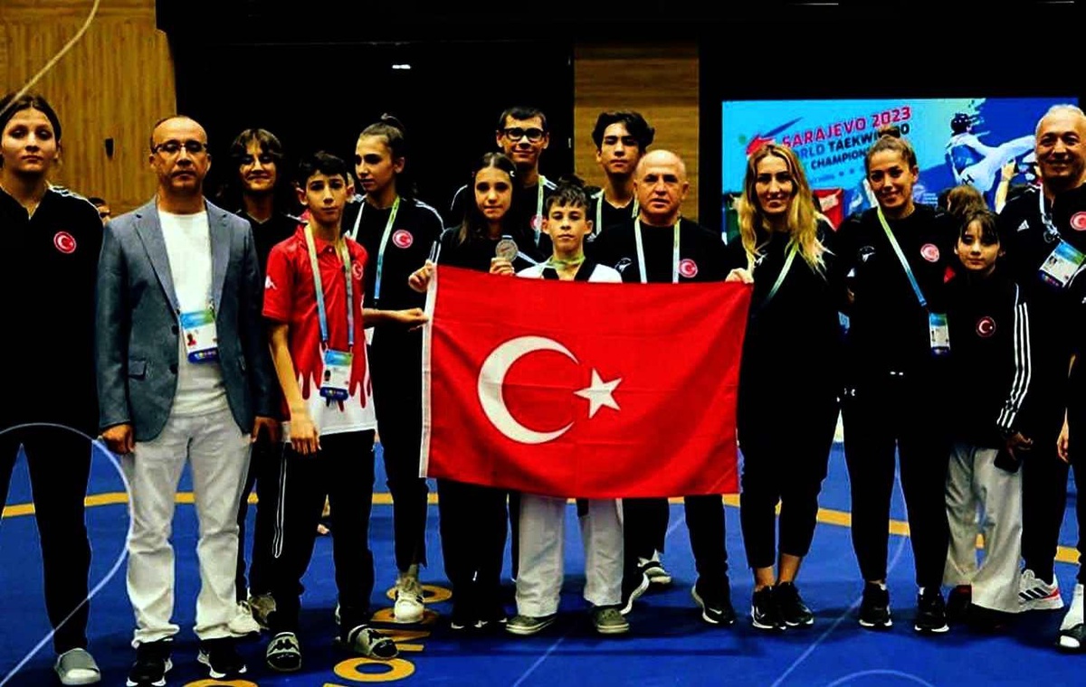 Düzceli Sporcu Utku Kap, Dünya Yıldızlar Taekwondo Şampiyonası\'nda Gümüş Madalya Kazandı