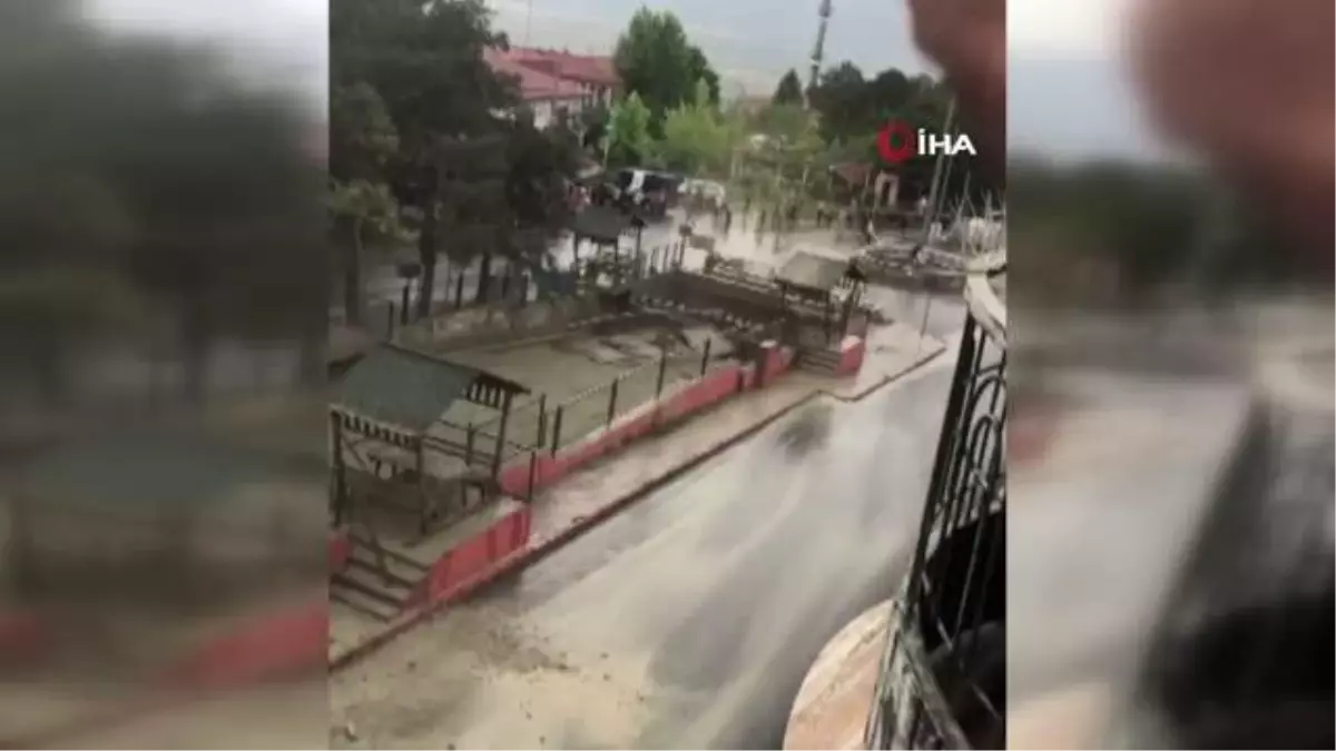 Üzümlü'de sel zarara yol açtı