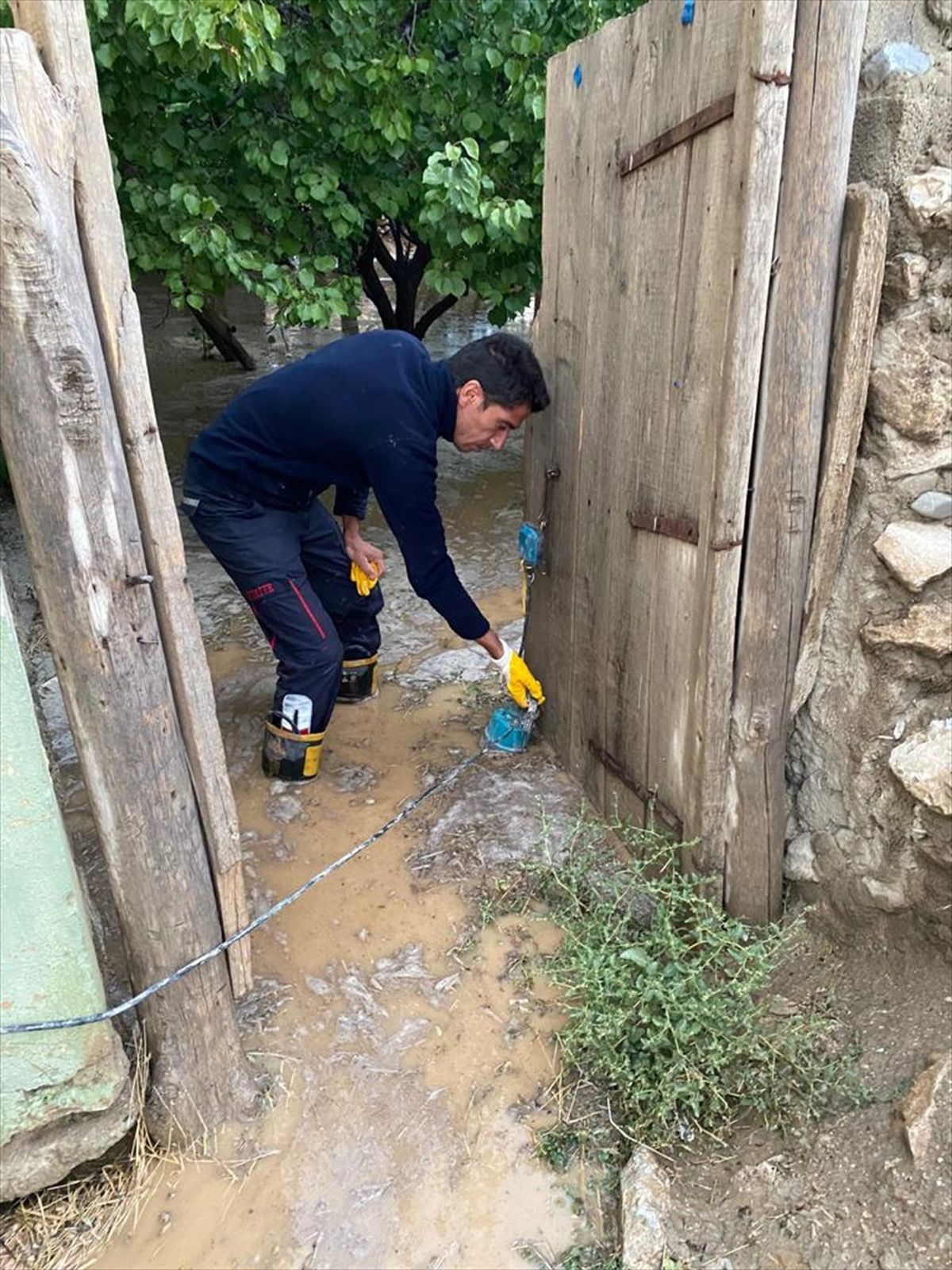 Van\'da sağanak yağış sonucu sel meydana geldi