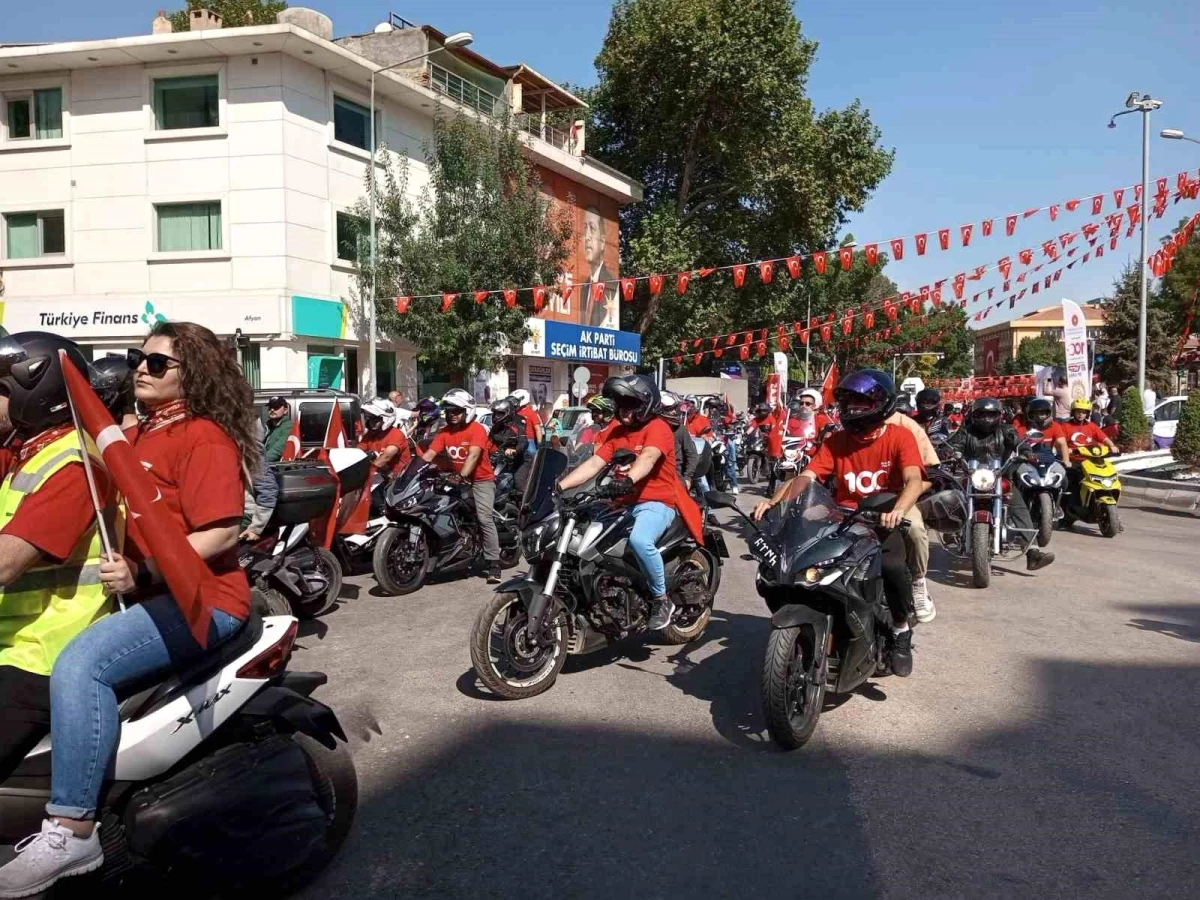 Afyonkarahisar\'da 100. Yıl Motosiklet Sürüşü Etkinliği Başladı