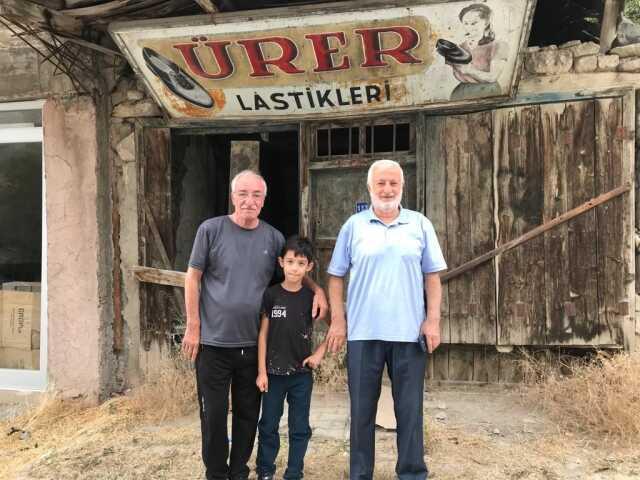 68 yıllık tabeladaki detay tüm köyü büyüledi: Çocukken bize sihir gibi geldi