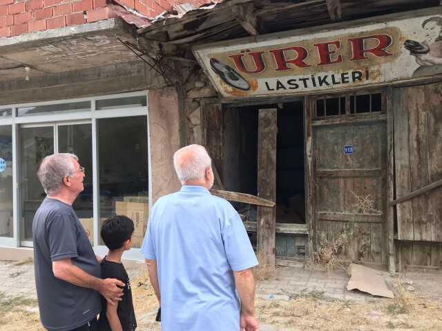 68 yıllık tabeladaki detay tüm köyü büyüledi: Çocukken bize sihir gibi geldi
