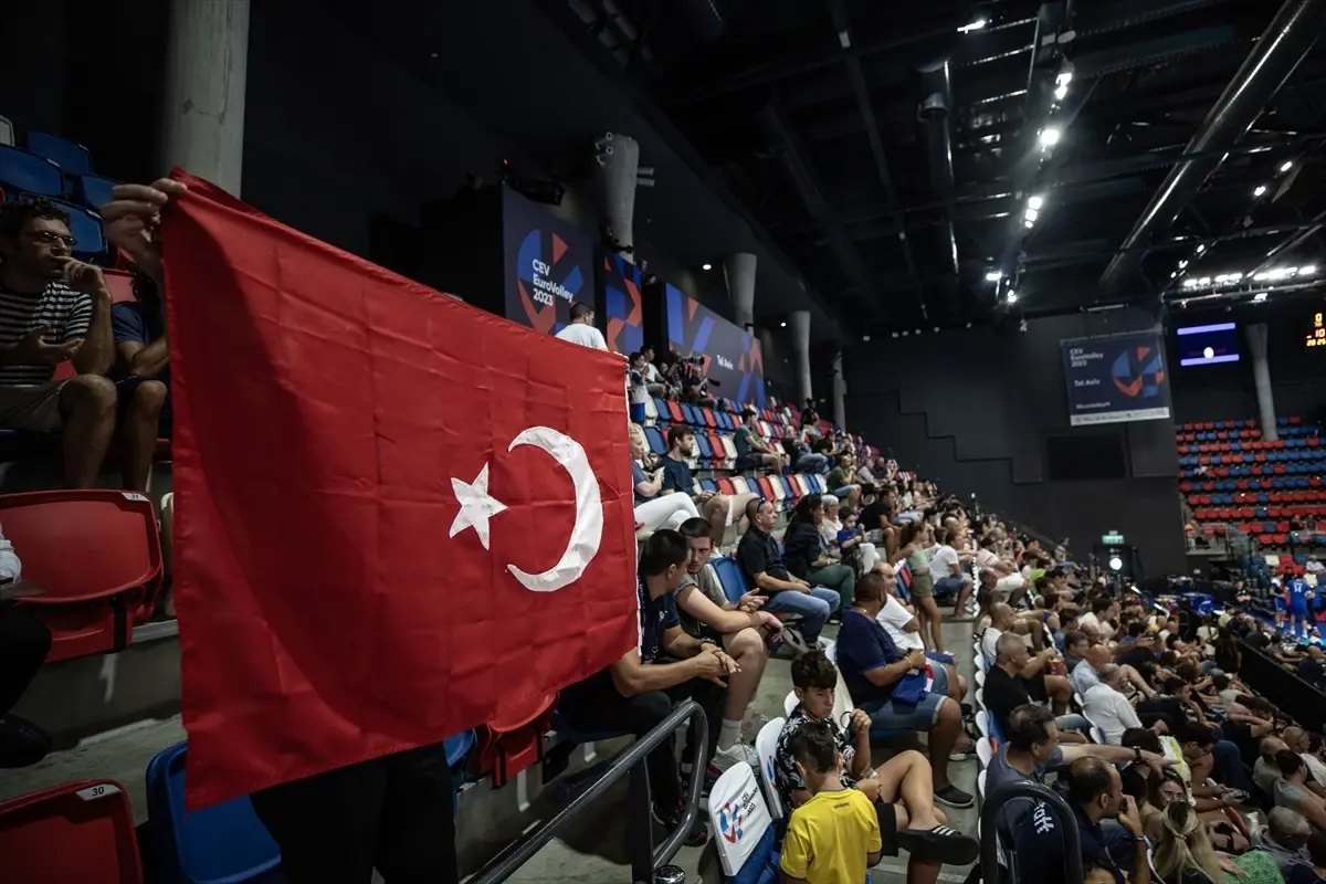 A Milli Erkek Voleybol Takımı Fransa\'ya 3-0 yenildi